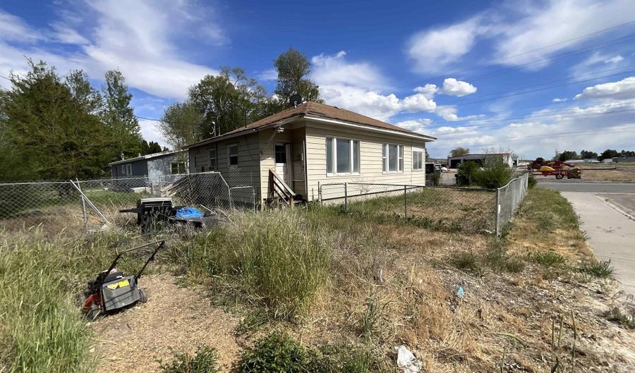 1508 Teton, American Falls, ID 83211 - 2 Beds, 1 Bath