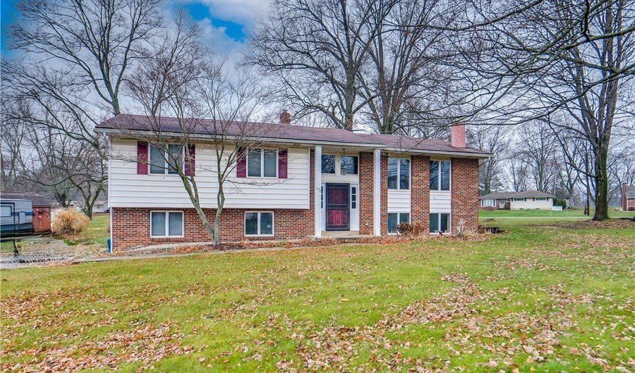 677 W Nimisila Rd, Akron, OH 44319 - 3 Beds, 2 Bath