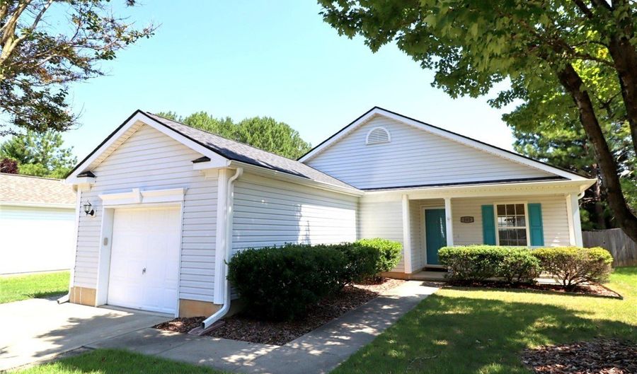 503 Homestead Park Dr, Apex, NC 27502 - 3 Beds, 2 Bath