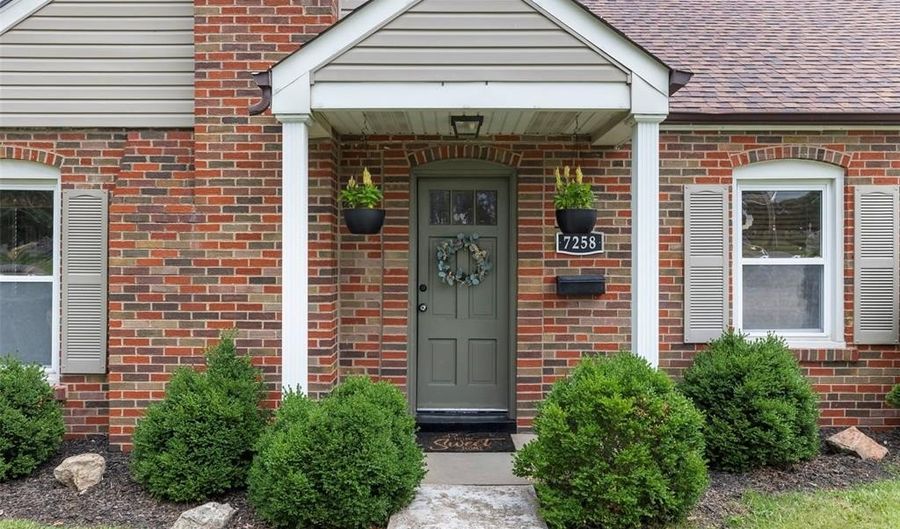 7258 Mackenzie Rd, Affton, MO 63123 - 2 Beds, 2 Bath