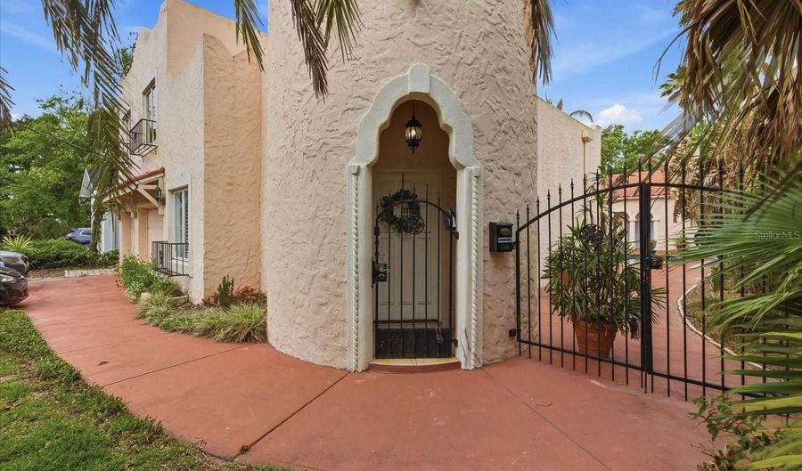 3310 HARRISON Ave 1, Orlando, FL 32804 - 3 Beds, 2 Bath