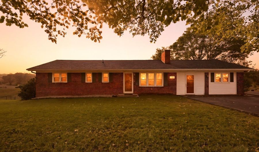 17374 Lundy Ln, Abingdon, VA 24210 - 2 Beds, 2 Bath