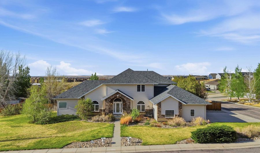 4010 W 39th St, Casper, WY 82604 - 6 Beds, 4 Bath