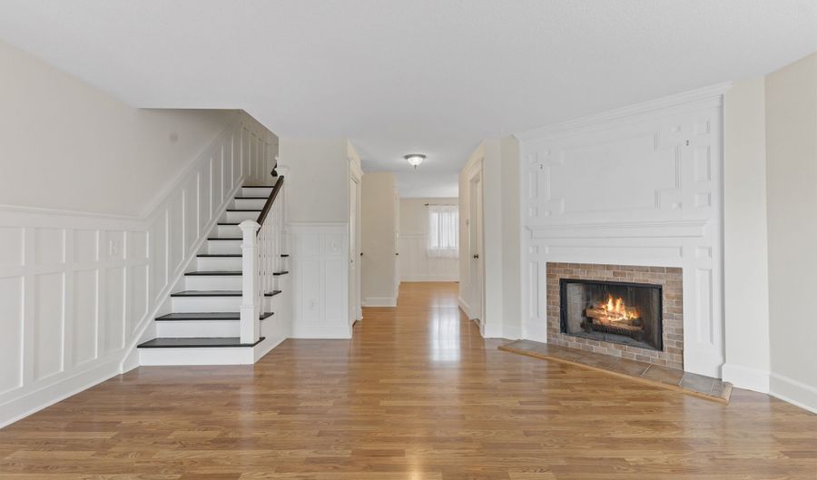 27 Crows Nest Ln 7E, Danbury, CT 06810 - 2 Beds, 2 Bath