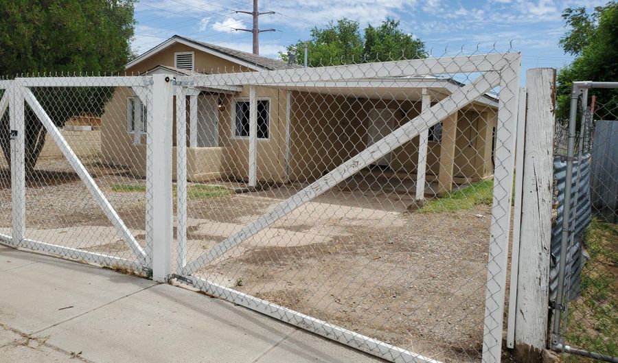 302 S 2nd St, Belen, NM 87002 - 4 Beds, 1 Bath