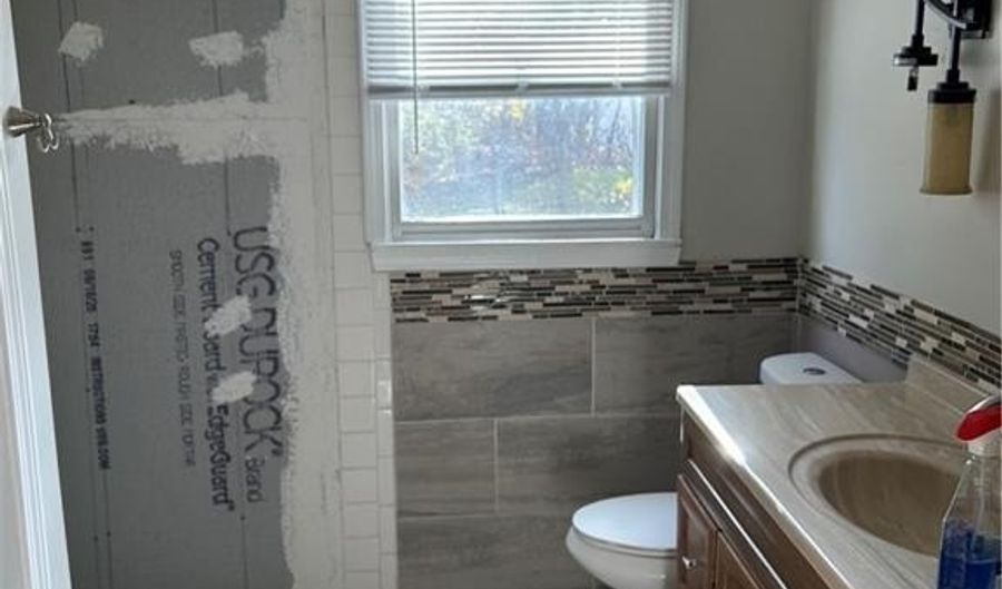 172 Highland St, Cranston, RI 02920 - 4 Beds, 2 Bath