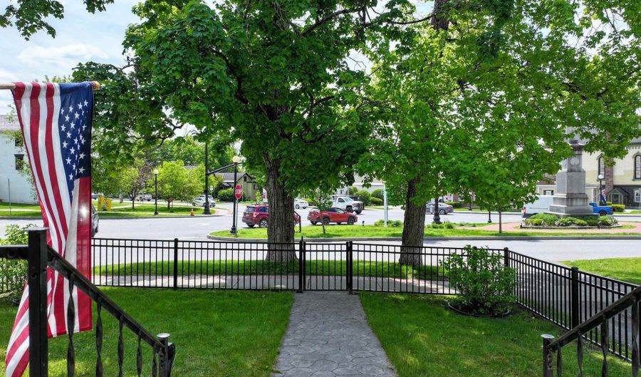 26 Park St, Brandon, VT 05733 - 4 Beds, 2 Bath