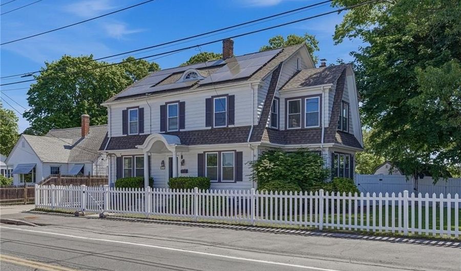 1175 Lonsdale Ave, Lincoln, RI 02865 - 5 Beds, 2 Bath