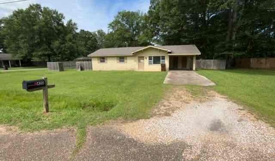 420 Woodward St, Amory, MS 38821 - 3 Beds, 1 Bath