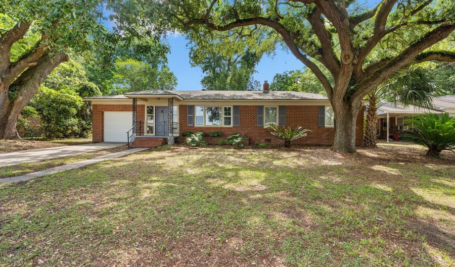 1703 Palmetto Dr, Beaufort, SC 29902 - 3 Beds, 1 Bath