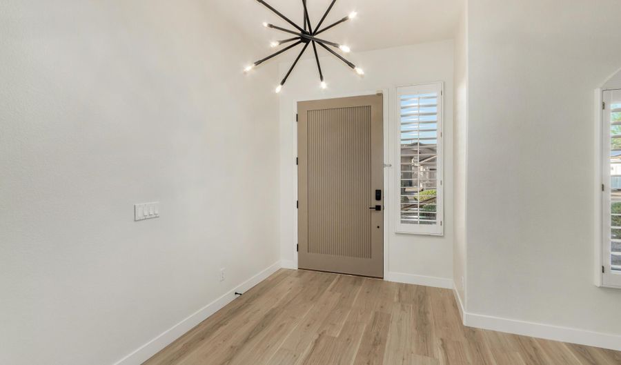 925 W SAN MARCOS Dr, Chandler, AZ 85225 - 3 Beds, 2 Bath