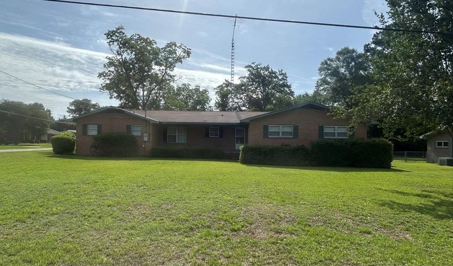 406 Park St, Ashford, AL 36312 - 3 Beds, 2 Bath