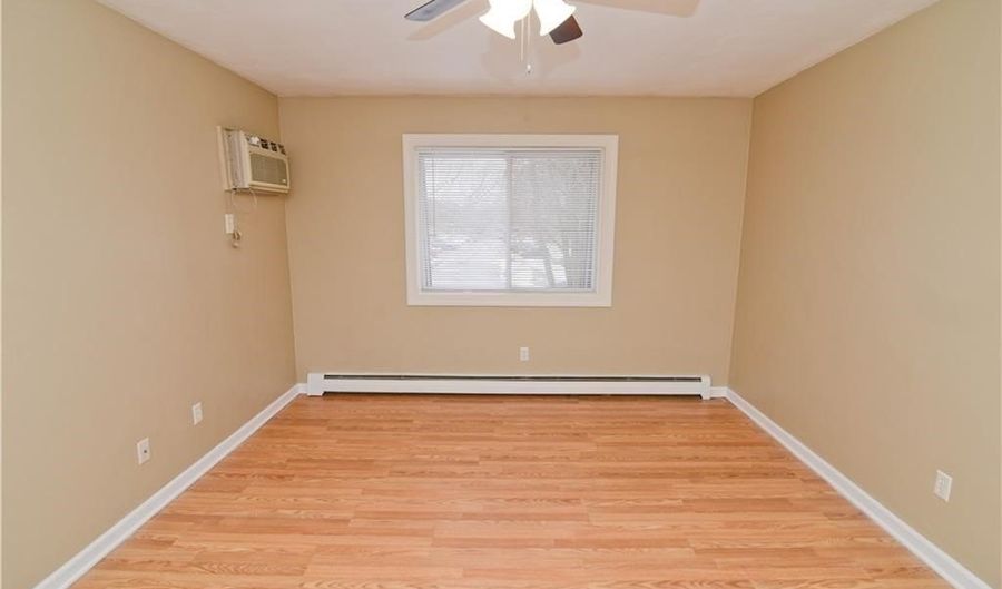 4500 Washington Square Dr, Austintown, OH 44515 - 2 Beds, 1 Bath