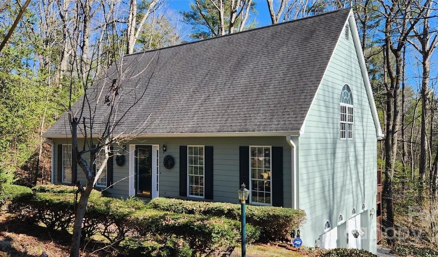 456 Mills Gap Rd, Arden, NC 28704 - 2 Beds, 4 Bath