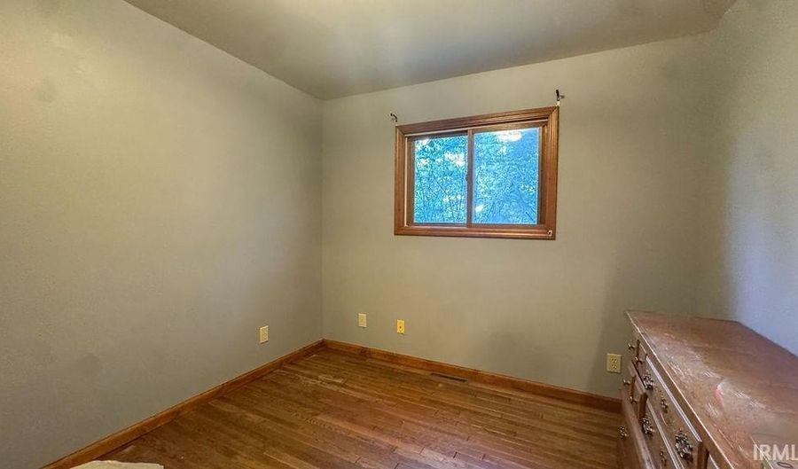 1617 Vinegar Hill Rd, Bedford, IN 47421 - 3 Beds, 2 Bath