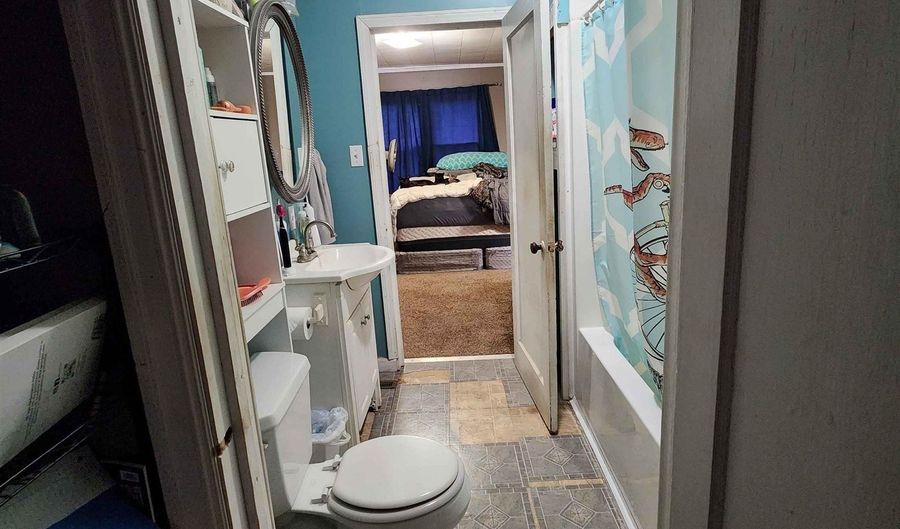 718 N 4th St, Arkansas City, KS 67005 - 2 Beds, 1 Bath