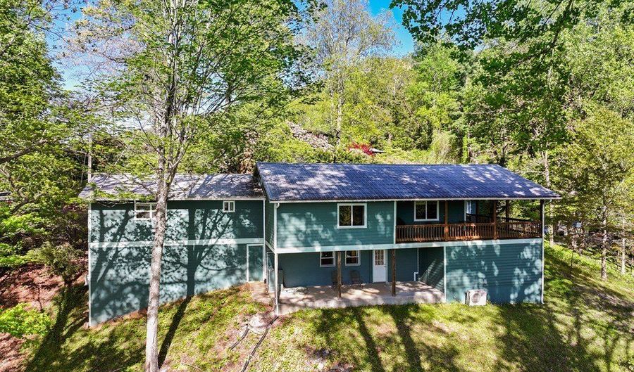 479 Old Dummy Line, Balsam, NC 28707 - 3 Beds, 4 Bath