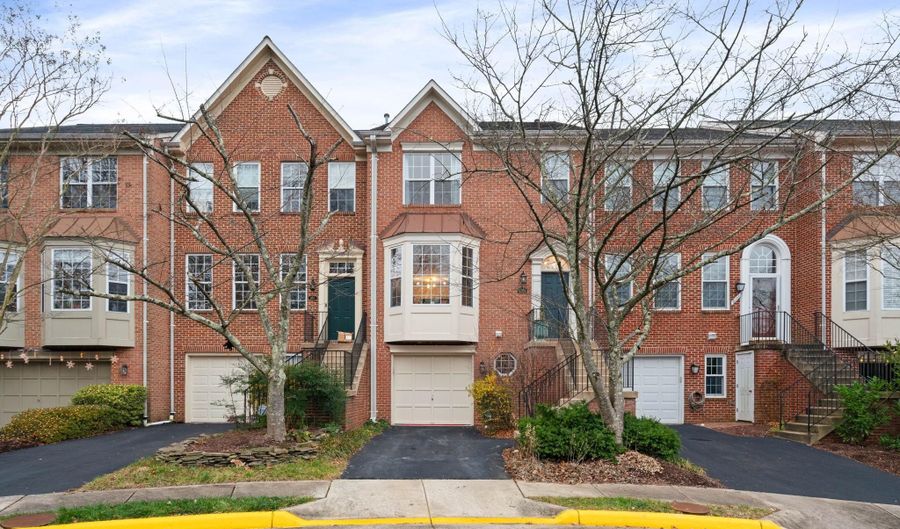 6169 WINDHAM HILL Run, Alexandria, VA 22315 - 3 Beds, 4 Bath