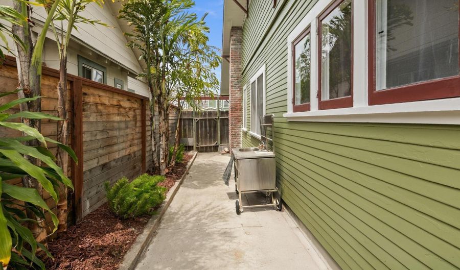 3215 Granada Ave, San Diego, CA 92104 - 2 Beds, 1 Bath
