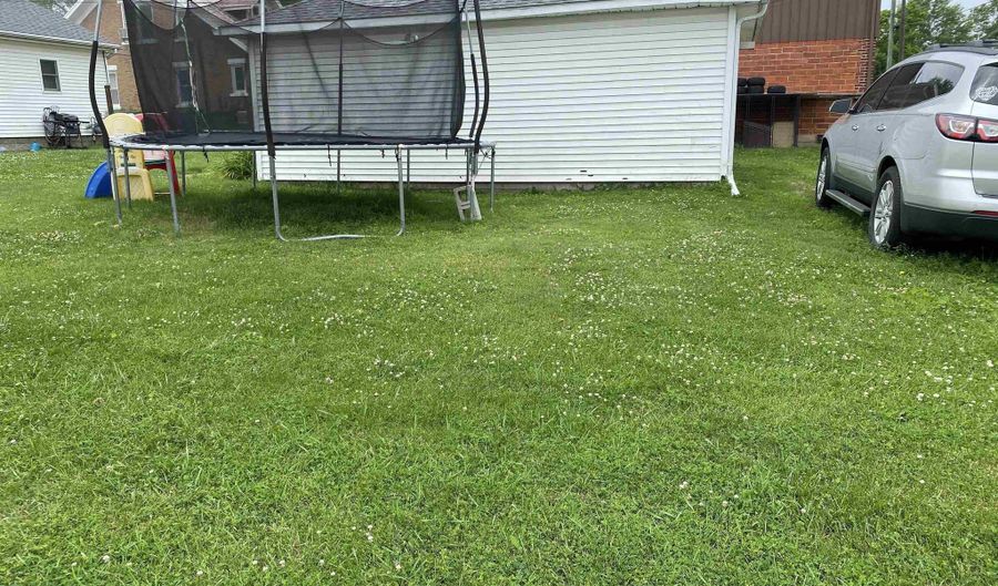 506 N Sprunger St, Berne, IN 46711 - 4 Beds, 1 Bath