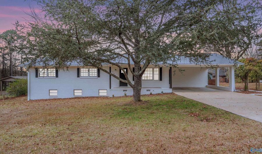 131 Skidmore Dr NW, Arab, AL 35016 - 4 Beds, 3 Bath