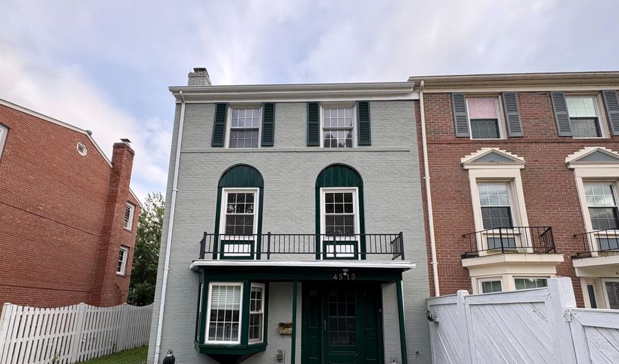 4513 SQUIREDALE Sq, Alexandria, VA 22309 - 4 Beds, 3 Bath