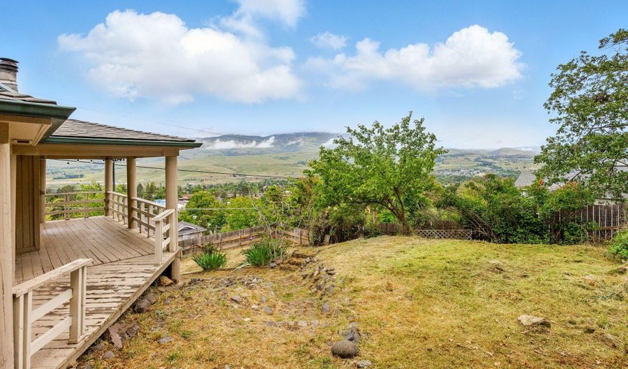 300 Wimer St, Ashland, OR 97520 - 3 Beds, 2 Bath