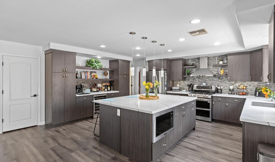 1694 E MEAD Dr, Chandler, AZ 85249 - 5 Beds, 4 Bath