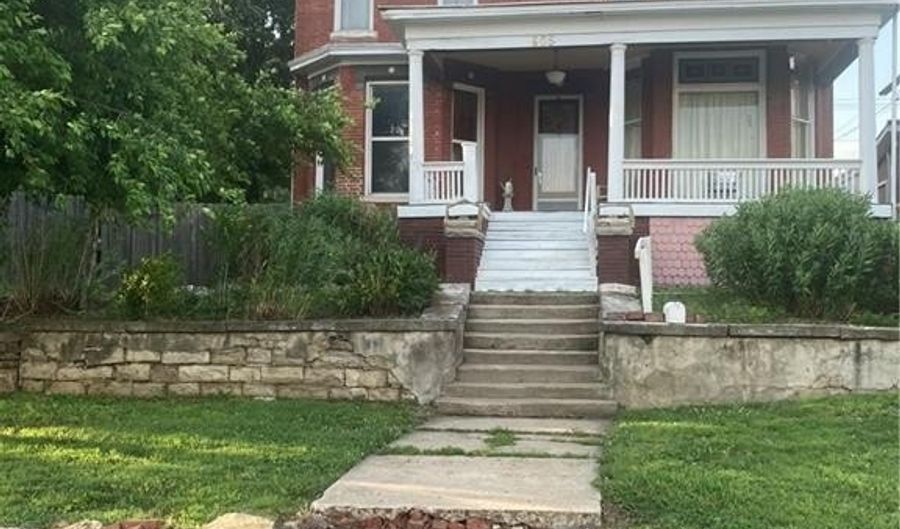 605 Atchison St, Atchison, KS 66002 - 5 Beds, 2 Bath