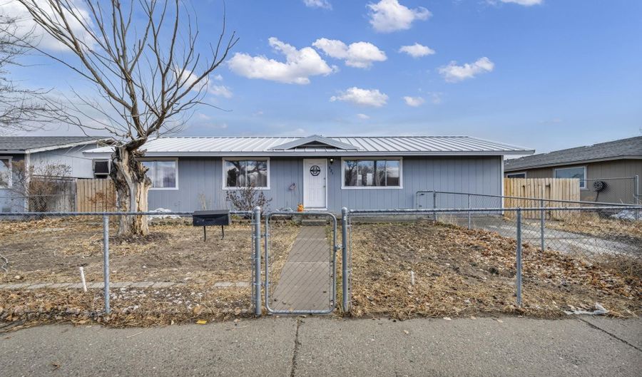 521 Whitaker Ln, Fallon, NV 89406 - 3 Beds, 2 Bath