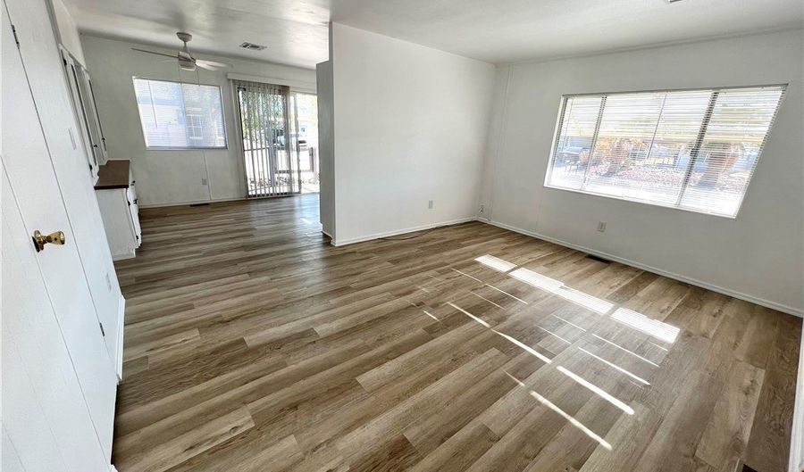 945 Holly St, Bullhead City, AZ 86442 - 2 Beds, 1 Bath