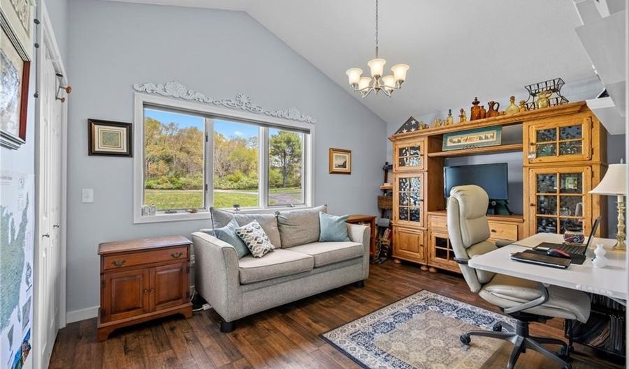 12 Heather Ln 12, Hopkinton, RI 02832 - 2 Beds, 2 Bath