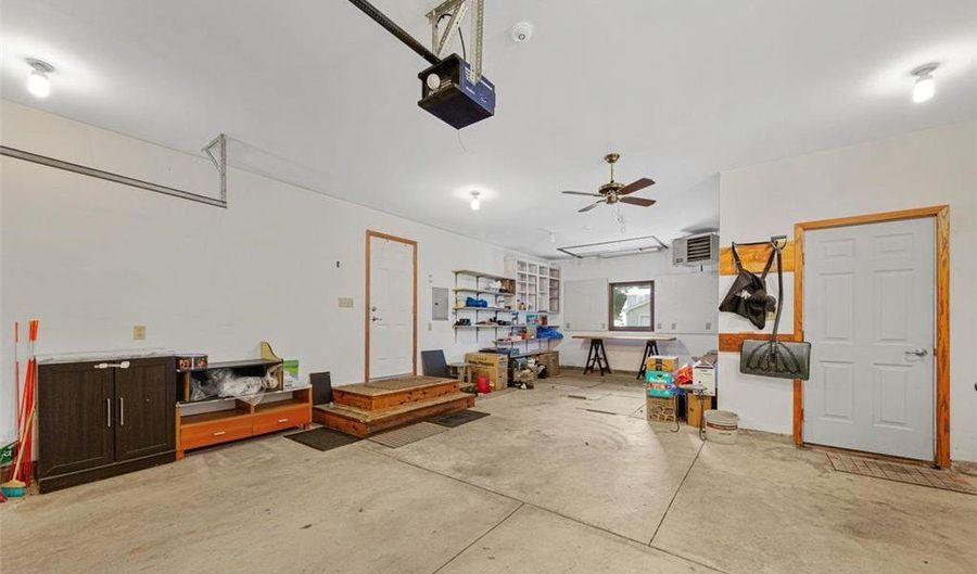 1502 4th Ave SW, Austin, MN 55912 - 4 Beds, 2 Bath