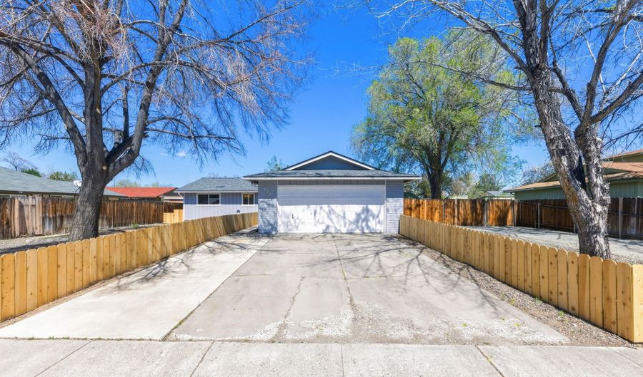 832 E Greenbrae Dr, Sparks, NV 89434 - 3 Beds, 2 Bath