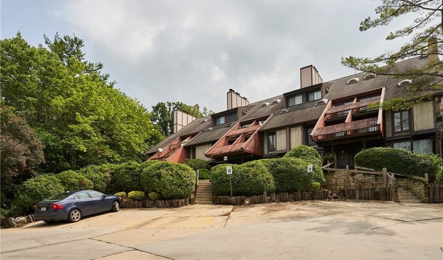 1609 Treetop Trl C, #39, Akron, OH 44313 - 2 Beds, 1 Bath