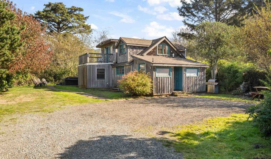 1062 S BREAKER Ave, Rockaway Beach, OR 97136 - 3 Beds, 3 Bath