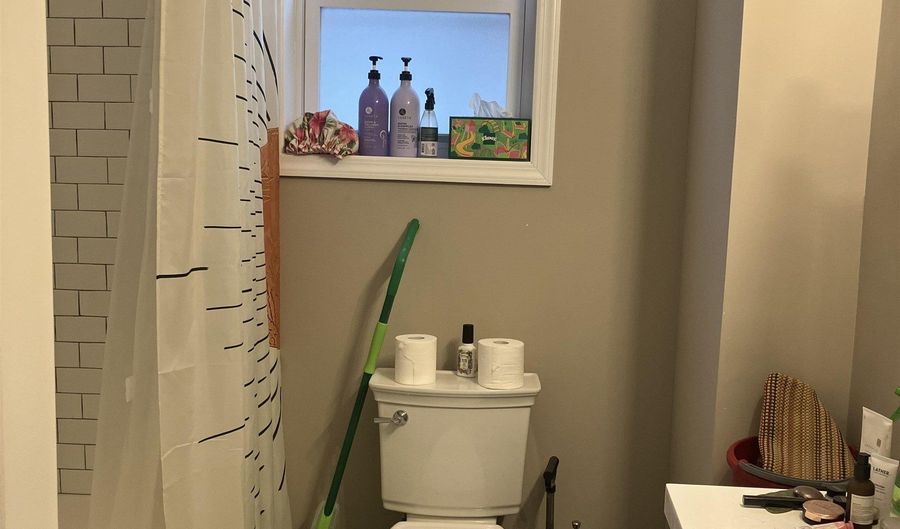 124 W 27TH St 2, Bayonne, NJ 07002 - 2 Beds, 1 Bath