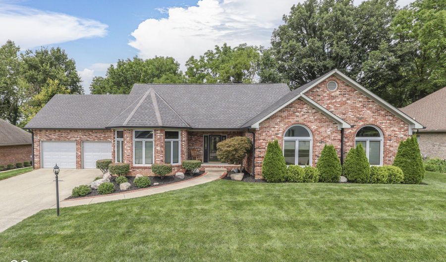 8888 Classic View Dr, Indianapolis, IN 46217 - 3 Beds, 3 Bath