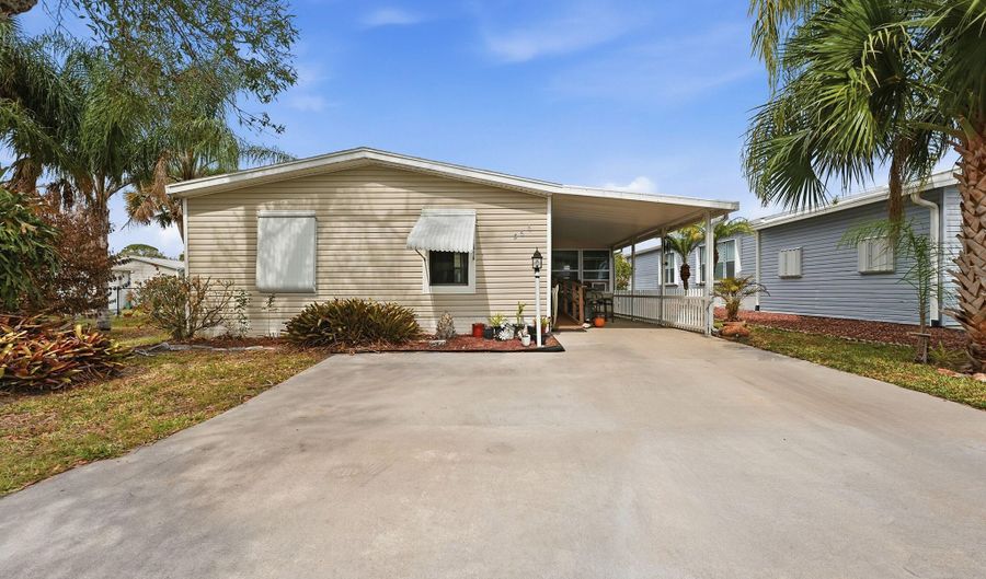 566 Dolphin Cir, Barefoot Bay, FL 32976 - 3 Beds, 2 Bath