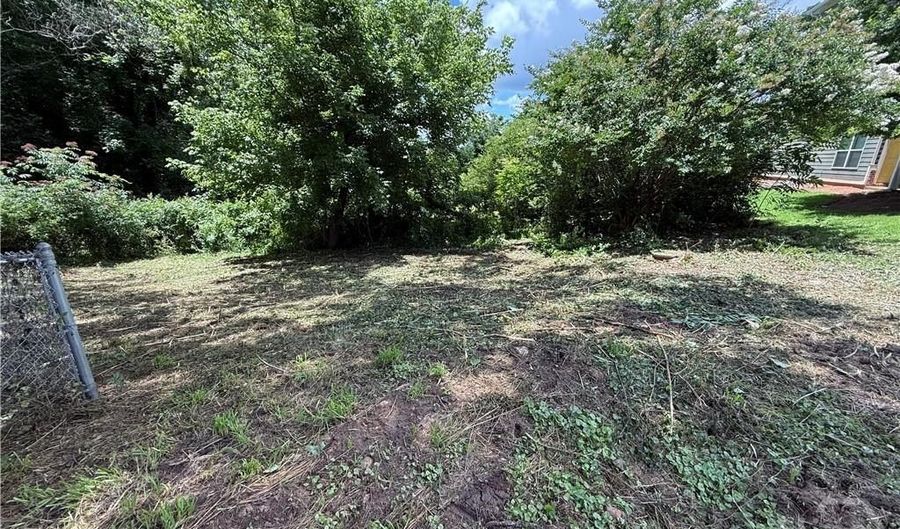 332 Carr St, Athens, GA 30605 - 4 Beds, 3 Bath