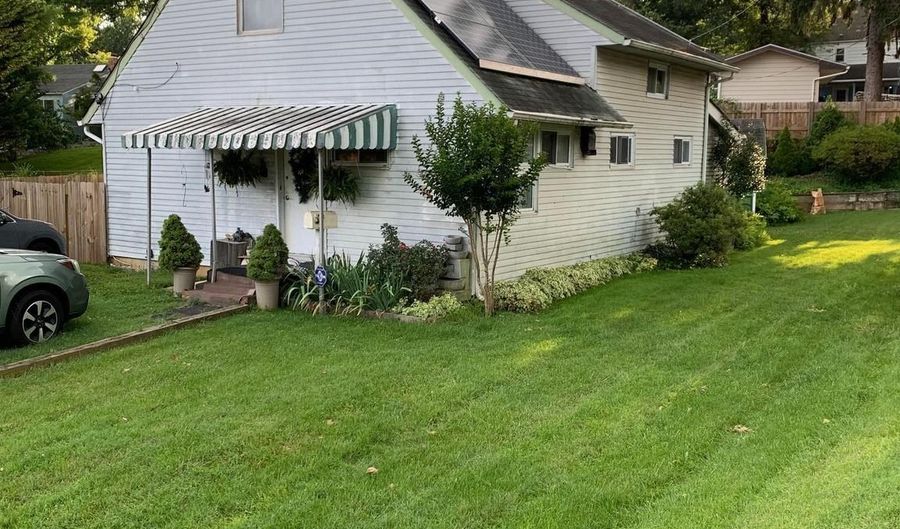 13312 MIDWAY Ave, Rockville, MD 20851 - 3 Beds, 2 Bath