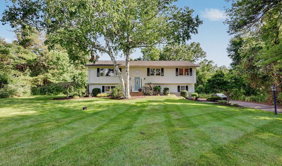 17 Green Hill Rd, Bethany, CT 06524 - 3 Beds, 2 Bath