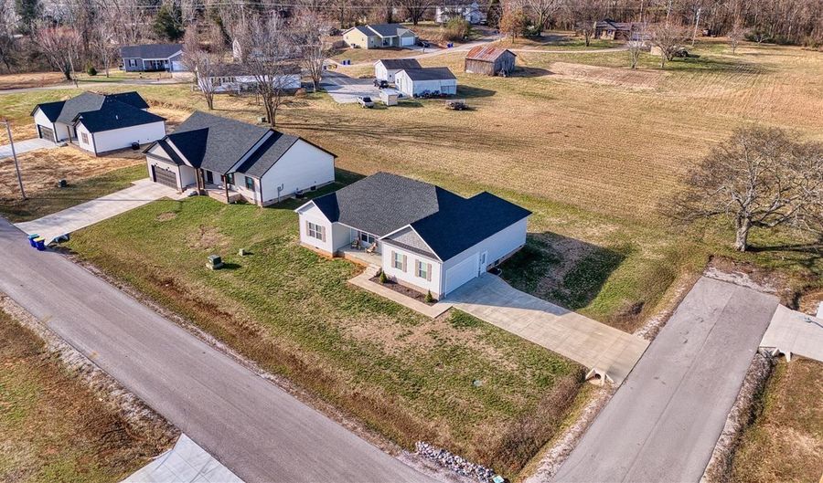 120 Virginia Dr, Auburn, KY 42206 - 3 Beds, 2 Bath