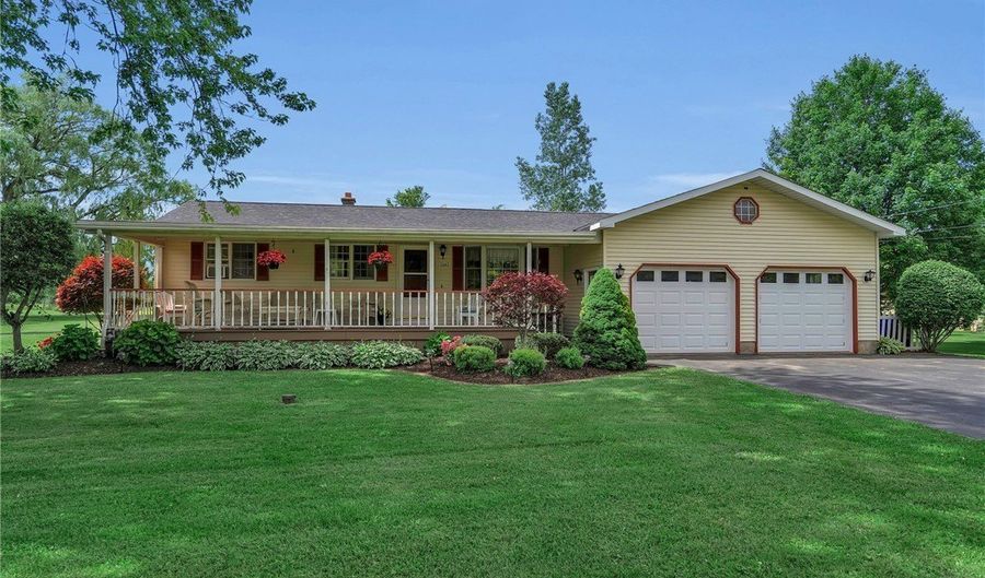12083 Genesee St, Alden, NY 14004 - 3 Beds, 2 Bath