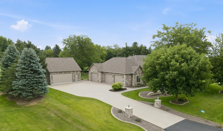 N3040 STEEPLE Drive, Appleton, WI 54913 - 3 Beds, 4 Bath