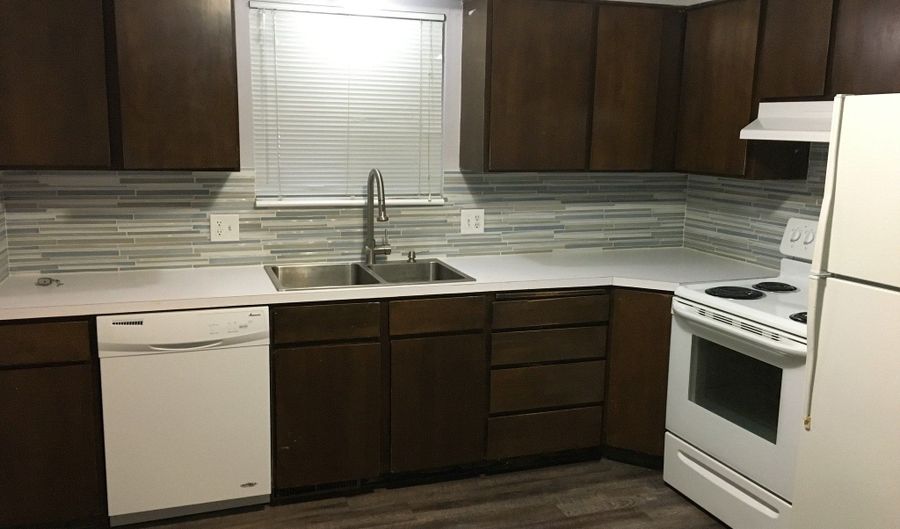 266 E CENTER St, Centerville, UT 84014 - 10 Beds, 4 Bath