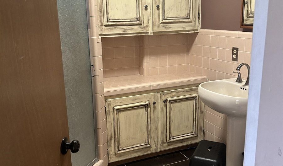 424 Ave F, Beaver, OK 73932 - 3 Beds, 3 Bath