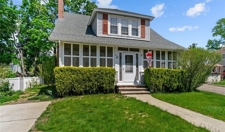 64 Dyer Ave, East Providence, RI 02915 - 4 Beds, 2 Bath