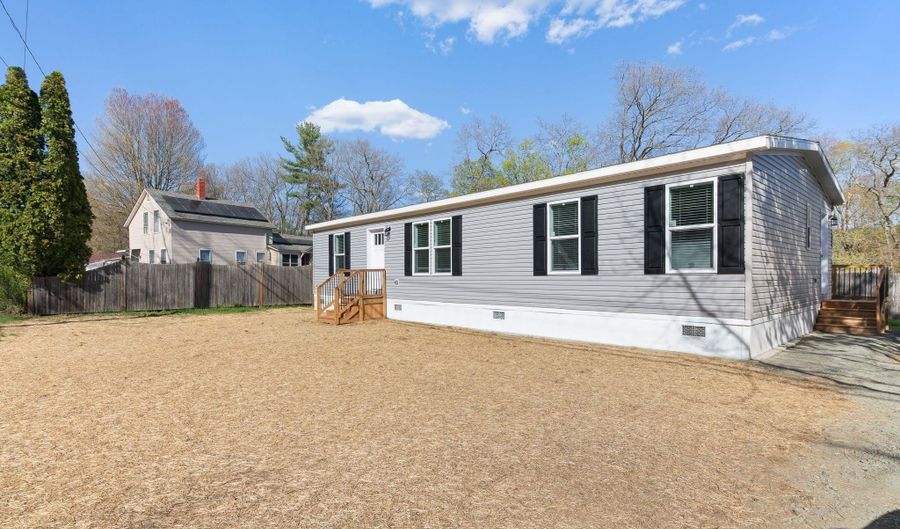 550 S Main St, Brattleboro, VT 05301 - 3 Beds, 2 Bath