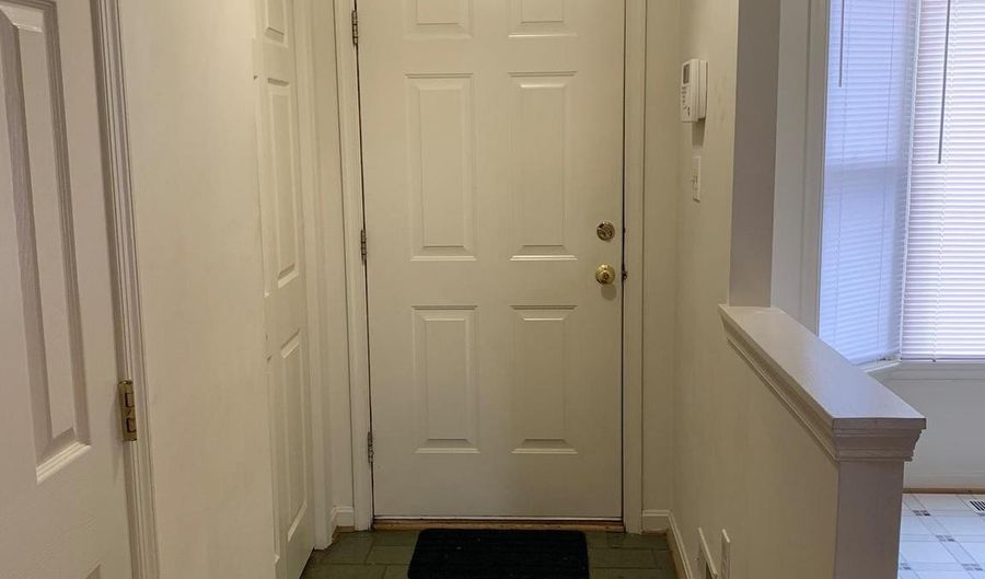 2113 N TAZEWELL Ct, Arlington, VA 22207 - 3 Beds, 4 Bath